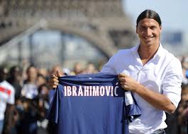 Aber den größten aufreger gab es, als das spiel gar nicht lief. Ibrahimovic Hilft Behinderten Team Was Zum Teufel Willst Du Mit Einem Trikot