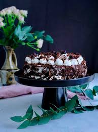Foret Noire Pour La Fete Des Peres On Dine Chez Nanou En 2020 Creme Pour Gateau Faire Fondre Du Chocolat Foret Noire