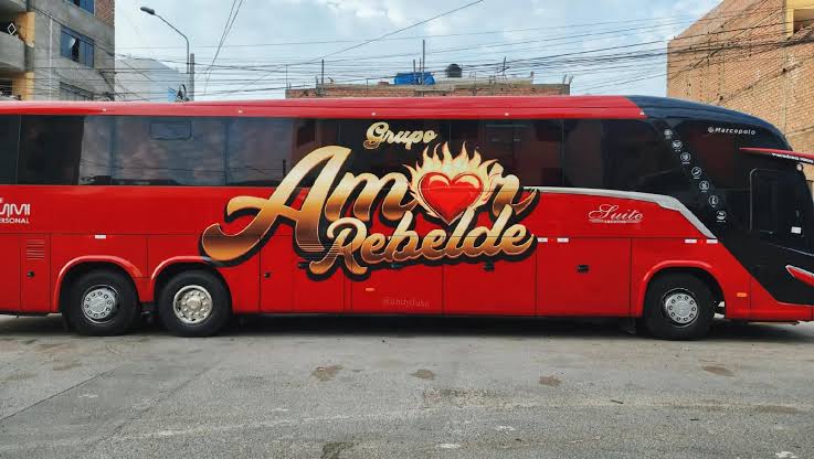 EL nuevo bus de la agrupaci�n AMOR REBELDE ya es un sue�o apesar de r... | TikTok