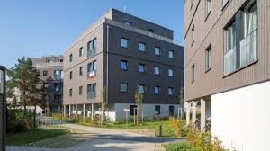 Auf einem rund 5.400 quadratmeter großen areal an der lichtenberger sewanstraße hat die howoge ein quartier errichtet, das die klimaschutzziele der bundesregierung bereits heute übererfüllt und gleichzeitig sozialen wohnraum bietet. Neubauprojekte Howoge