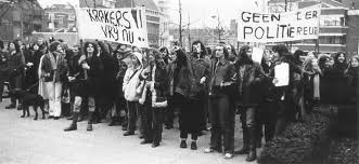 Agent te paard wilde mij hardhandig wegwerken (zie 1e shot). Kraken Anno 2016 De Volkskrant