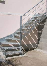 Terrasse en bois sur terrain non stabilisé youtube. Escalier Exterieur Escaliers Decors