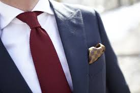 La tenue du marié passe souvent au second plan et l'on retient surtout la robe de la future. 9 Idees De La Cravate Du Marie Marie Mariage Costume Mariage