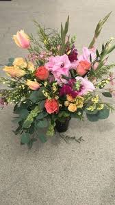 Roses, tulips, lilies, daisies, irises, orchids, poms 46 Everyday Designs By Palmer Flowers Loveland Ideas Unique Flower Arrangements Flowers Fresh Flower Delivery