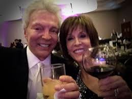 🎶Your lips and mine, two sips of wine, memories are made of this 😍 Happy  National Drink Wine Day! 🍷