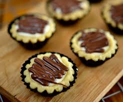 Ambil crust tadi dan tekankan kedalam acuan tart. 2 Resipi Tat Keju Yang Susah Nak Tolak Penggemar Cheese Wajib Cuba