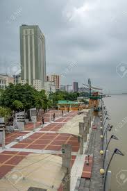 Vista Del Paseo Marítimo Malecon 2000 - Guayaquil, Ecuador Fotos, Retratos,  Imágenes Y Fotografía De Archivo Libres De Derecho. Image 79664833.