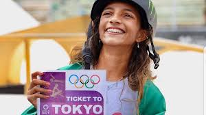 Although she only just began to appear on pro event podiums, her introduction to the global skate world came at age seven, when tony hawk reposted a clip of her heel flipping down a set of stairs in a fairy costume. Quem E Fadinha Do Skate A Nordestina De 13 Anos Candidata Ao Ouro Nas Olimpiadas Lygia Azevedo Diario Do Nordeste