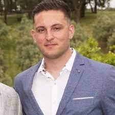 Julian Esposito's Instagram, Twitter & Facebook