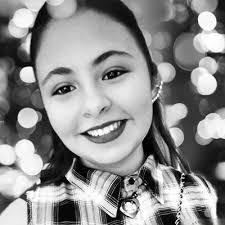 Stephanie Yanes's Instagram, Twitter & Facebook