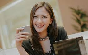 She then starts to believe that she is spiritually linked to spiders and as a result, cannot help but destroy. Jessica Mila Tampil Memukau Bikin Netizen Salfok Dikira Black Widow