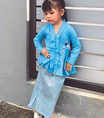 Nyoya kebaya very unique n rare to find. Comel Bergaya