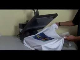 Katanya, kalo cetak dengan mesin offset semakin banyak yang dicetak semakin murah loh? Demo Cetak Baju Mesin Heat Press Usahawan Com Youtube