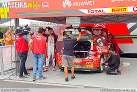 This top race attracts a number of european competitors, whose skilful driving is tested by the island's mountainous routes, winding roads and unpredictable weather. Daily Pic Rali Vinho Madeira On The Road