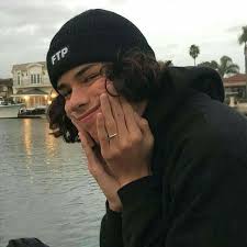 See more ideas about beautiful boys, pretty boys, cute boys. ï¾Ÿ Eboys ï¾Ÿ On Instagram Not So Fun Fact Climate Change Is Real Aesthetic Aestheticboys 90 Hot Skater Boys Beautiful Boys Skater Boy