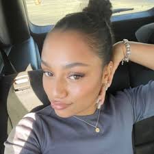 nicole hutton (@nicoleehutton)