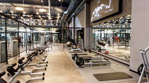 A popular convenience store chain that is usually open 24/7. Fitnessstudio Eschborn Fitseveneleven Red Label