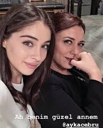 Pin By Kholod Btata On Elimi Birakma Foto De Los Personajes Turkish Actors Vogue Men Actresses
