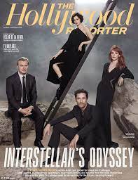 Anne Hathaway Nearly Got Hypothermia On Set Of Interstellar Christopher Nolan The Hollywood Reporter Interstellar