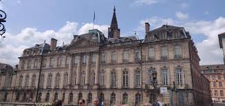 Bus gare desservie (strasbourg (� 15 minutes).) tramway sites to see : Palais Rohan Strasbourg Patrimoine De Strasbourg Musees Jds Cathedrale De Strasbourg Strasbourg Le Palais