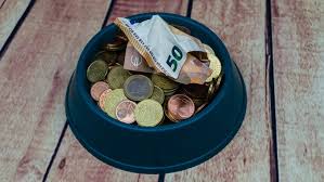Ook in 2013 heeft cijfernieuws.nl een onderzoek gedaan naar de hondenbelasting in nederland. Hondenbelasting Moet Op De Schop Zeggen Mensen Met En Zonder Hond Radar Het Consumentenprogramma Van Avrotros