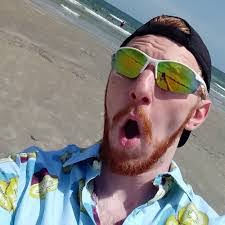 Aaron Gandee's Instagram, Twitter & Facebook