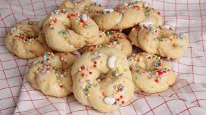 Laura vitali easter bread : Italian Easter Cookies In 2020 Italian Easter Cookies Easter Cookies Italian Easter Recipes