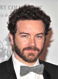 10 Famous Men With Curly Hair Sonhar Nunca Desistir Nunca Desista