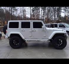 Black And White Jeep Love This White On Black Jeep With Tinted Windows White Jeep Jeep Truck Jeep Cars