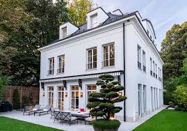 Https Www Landaukindelbacher De Wohnen Villen Klassisch Wohnhaus In Muenchen Bogenhausen Haus Architektur Architektur Haus Fassade Haus
