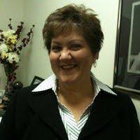 Suzanne Howe's Instagram, Twitter & Facebook