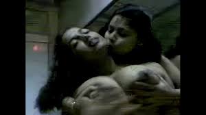 سحاق عربي بنت وصاحبتها بوس ومص بزاز كبيرة - الفن والجمال