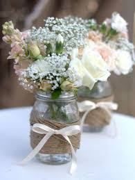 Los arreglos florales le darán un toque diferente a la decoración de tu hogar, de tu oficina o algún evento importante que tengas en puerta, son ideales para en la galería de abajo podrás ver todas las opciones de los centros de mesa con diseños mas modernos que encontré, esto para que te des. Centros De Mesa Para Boda 2020 Sencillos Elegantes Y Bonitos