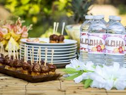Use store bought and 5 minute diy projects to make the luau party and tiki bar of your dreams with this post full of easy luau party ideas! Hawaiian Theme Party Ideas How To Throw A Luau Hgtv