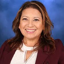 Elizabeth Servin's Instagram, Twitter & Facebook