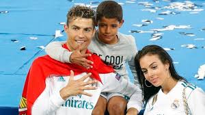 Ο ρονάλντο οδηγεί τη γιουβέντους. Video Magepse O Gios Toy Kristiano Ronalnto The President