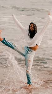 Dixie D Amelio In 2020 Dixie Rare Photos Famous Girls