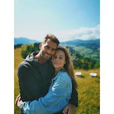 His parents dorinela and romeo tecau are both romanians. Horia TecÄƒu A Dat Lovitura Pe Plan Personal Se IubeÈ™te Cu Un Model Brazilian Galerie Foto