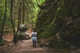 Etwa 700 stufen führen durch die bizarre felsenwelt hinauf. Schwedenlocher Wanderung Unsere Route Highlights Tipps