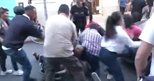 ¡Tensión en Corrientes! Evacúan a Karina Milei en medio de protestas - Imagen principal del artículo