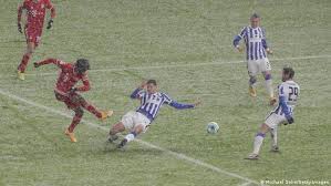 Der fc bayern gewinnt bei hertha bsc und baut den vorsprung auf rb leipzig aus. Bundesliga Bayern Munich Edge Out Hertha In Sub Zero Berlin Sports German Football And Major International Sports News Dw 05 02 2021