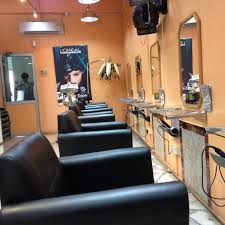 Many salons have the option for you to leave the tip at the front desk when you pay, and that typically gets split up among each party, but if you colorist beth minardi suggests tipping the person who shampoos your hair anywhere from $3 to $5. Instyle Art Of Hair Salon Barbershop