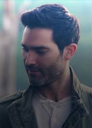 Derek Edits De Junior H
