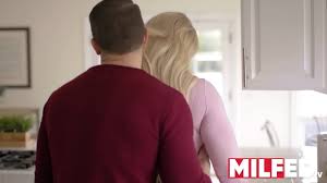 Confundí a mi novia con mi suegra por error (Alura Jenson) — MILFED -  XNXX.COM