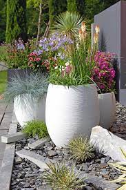 idees de decos pour le jardin en ete small front yard landscaping backyard seating area front yard landscaping