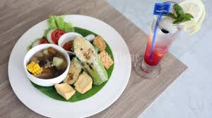 Sedangkan untuk jenis protein yang harus dihindari adalah semua makanan yang berlemak tinggi, seperti kulit ayam, kambing, jeroan, dan santan kental. Ini 11 Tips Sederhana Jika Ingin Langsing Tanpa Olahraga Dan Diet Bisa Dijadikan Kebiasaan Tribun Timur