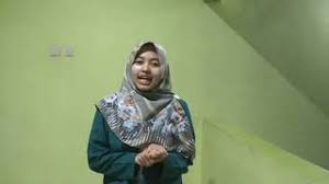 Dalam surat at takwir terdapat beberapa hukum tajwid, diantaranya tajwid mad, alif lam, ghunnah, iqlab dan lain sebagainya. Hukum Bacaan Lam Dan Ro Pada Surat Al Humazah Dan At Takasur Viii Genap Youtube