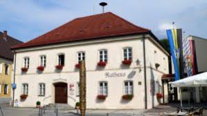 Flights, transfers, car rental, hotels, guides, shops, supermarkets, restaurants, cafe, bars, beer, casino, nightclubs, museums. Sehenswurdigkeiten In Marktl Am Inn Geburtsort Papst Benedikt Geburtshaus