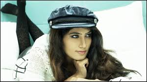 Bigg Boss Julie S Kiss And Cheat Game With A Boy In New Video Confuses Netizens Tamil News Indiaglitz Com The first season aired on star vijay from 25 june 2017 to 30 september 2017. bigg boss julie s kiss and cheat game