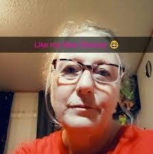 Lori Maes's Instagram, Twitter & Facebook